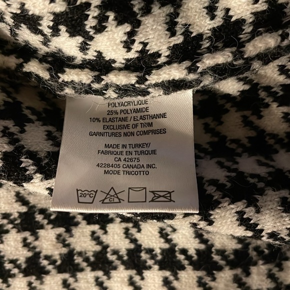 Jane and John L black & white houndstooth wrap belt jacket with faux fur - Picture 9 of 11